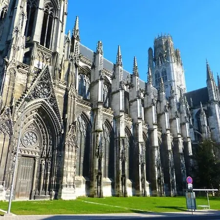 N1 Hypercentre Rue Saint Nicolas Руан